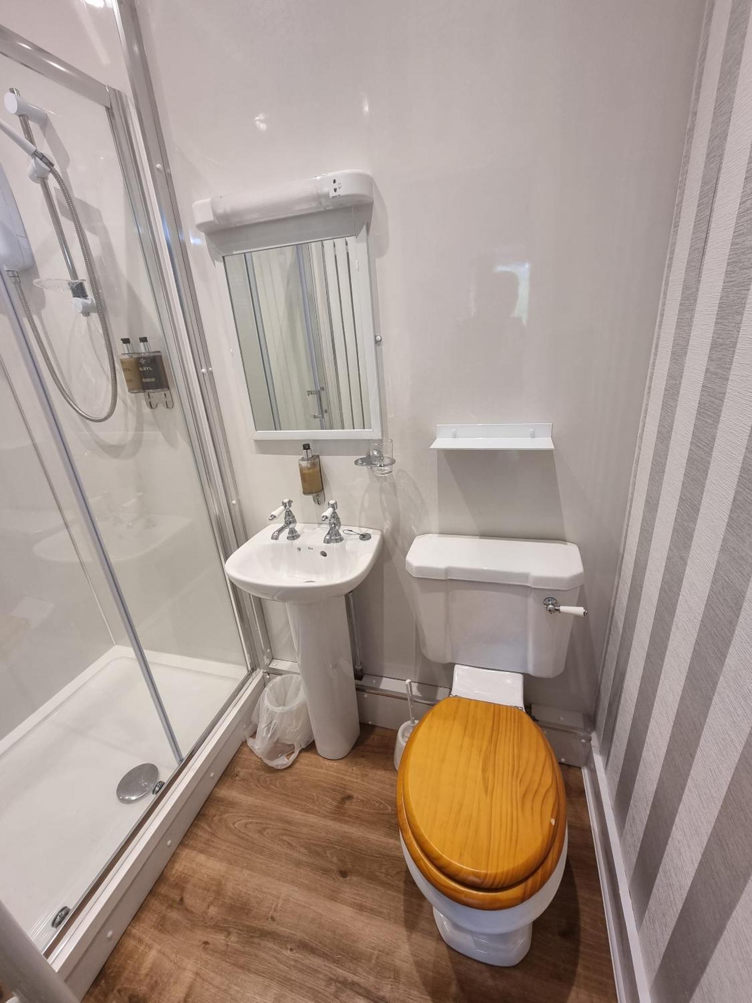 Roy Bridge Hotel ฟอร์ตวิลเลียม ภายนอก รูปภาพ