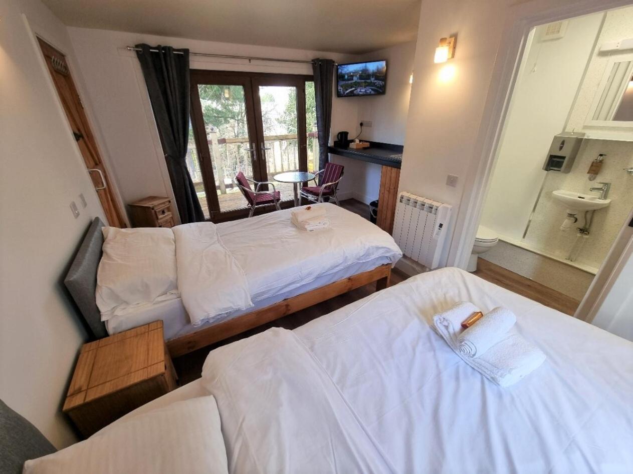 Roy Bridge Hotel ฟอร์ตวิลเลียม ภายนอก รูปภาพ