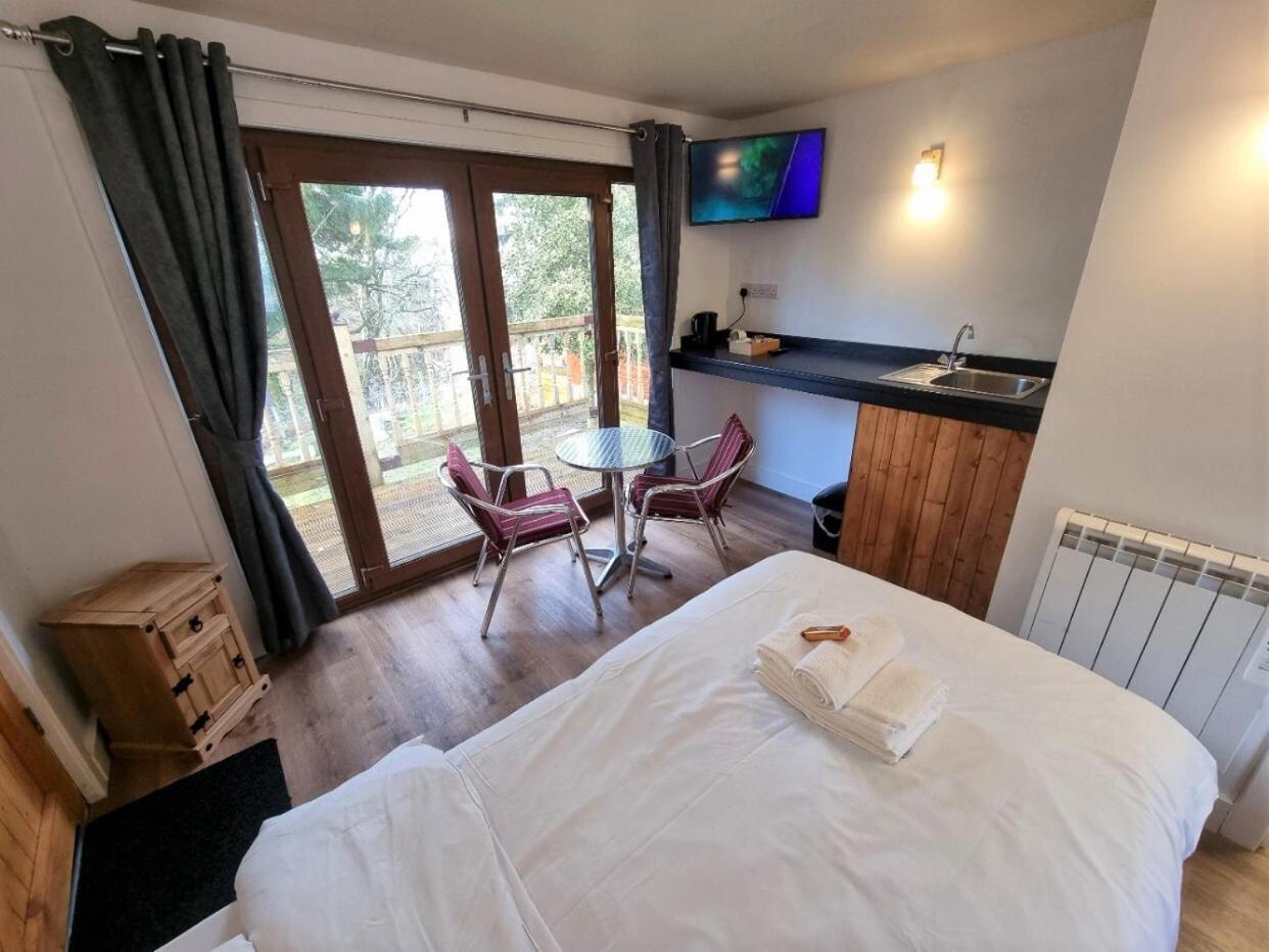 Roy Bridge Hotel ฟอร์ตวิลเลียม ภายนอก รูปภาพ