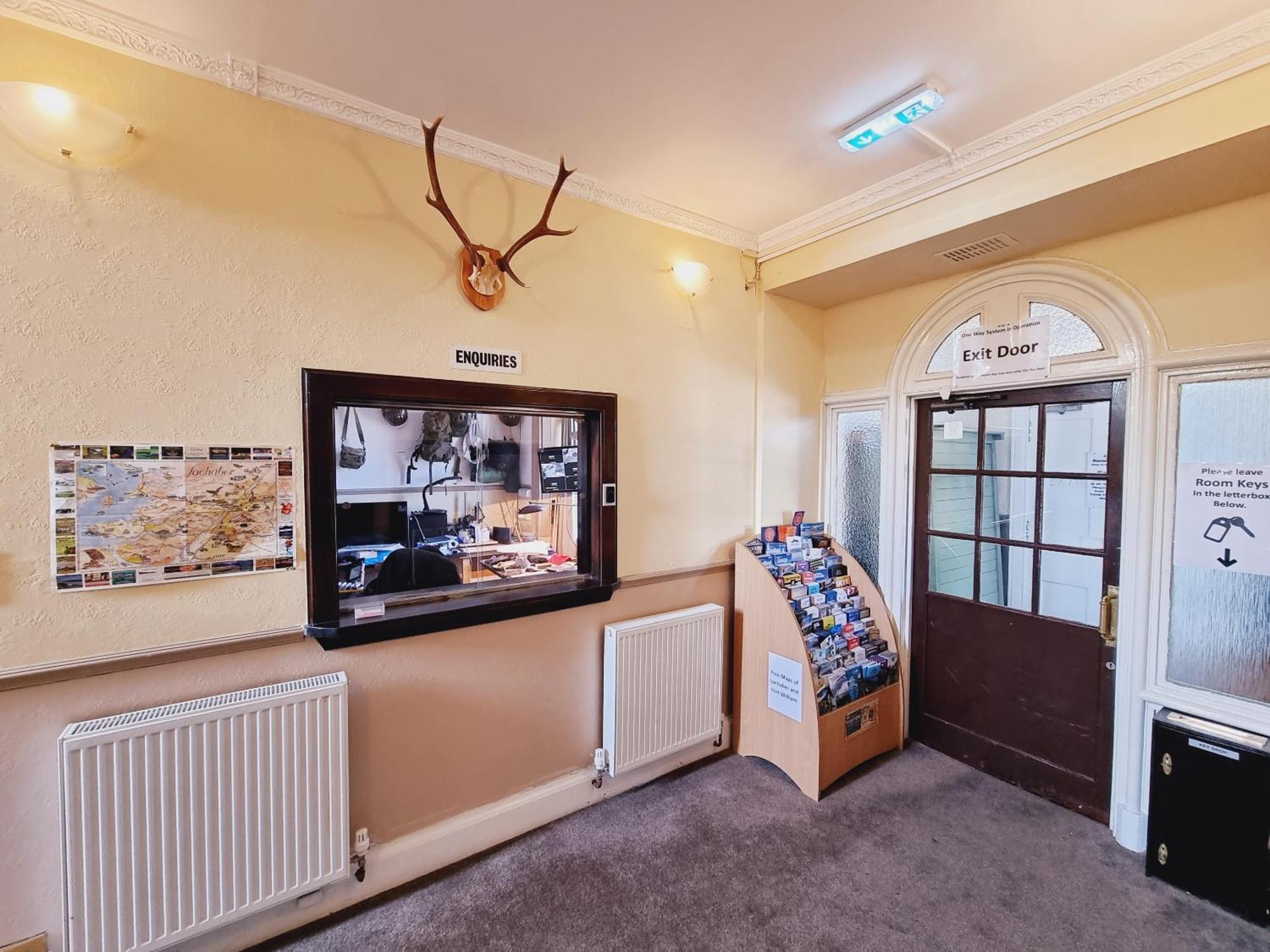 Roy Bridge Hotel ฟอร์ตวิลเลียม ภายนอก รูปภาพ
